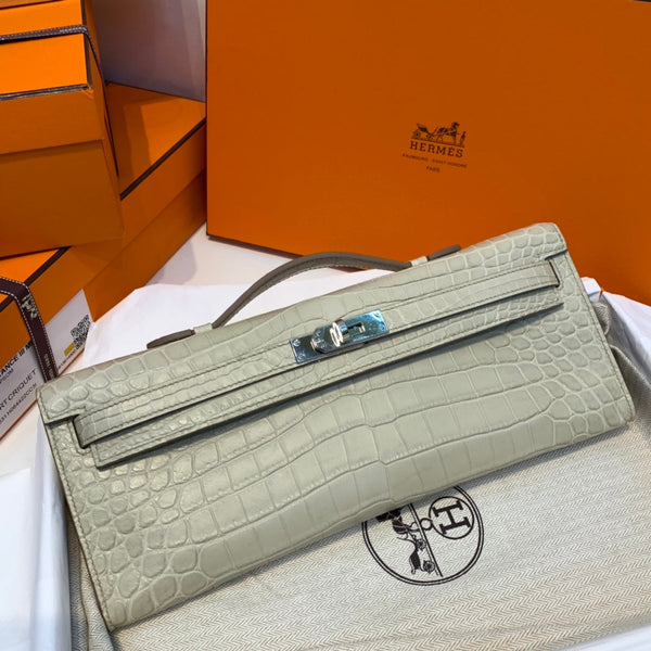 KELLY CUT 31 IN PEARL GRAY ALLIGATOR LEATHER WITH SILVER HARDWARE (MADE-TO-ODER)