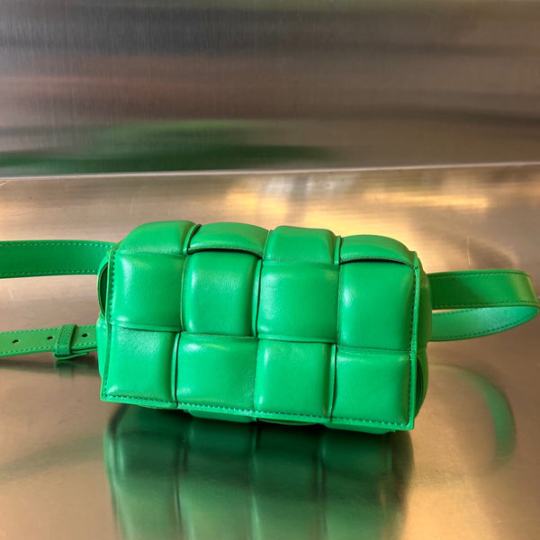 MINI CASSETTE 18 IN LIGHT GREEN LAMBSKIN