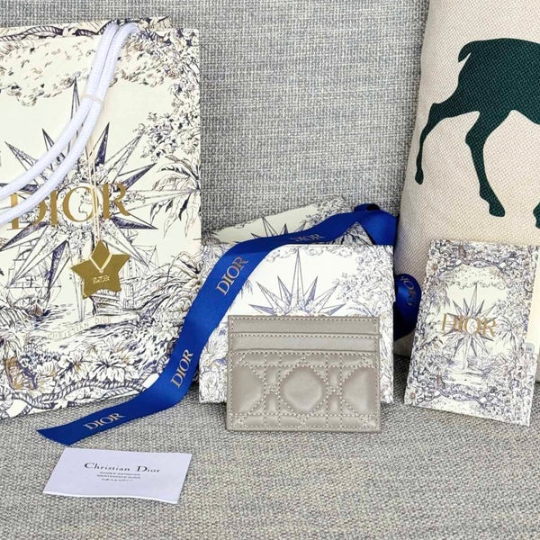 CARO FREESIA CARD HOLDER 10 IN LIGHT GREY CANNAGE CALFSKIN